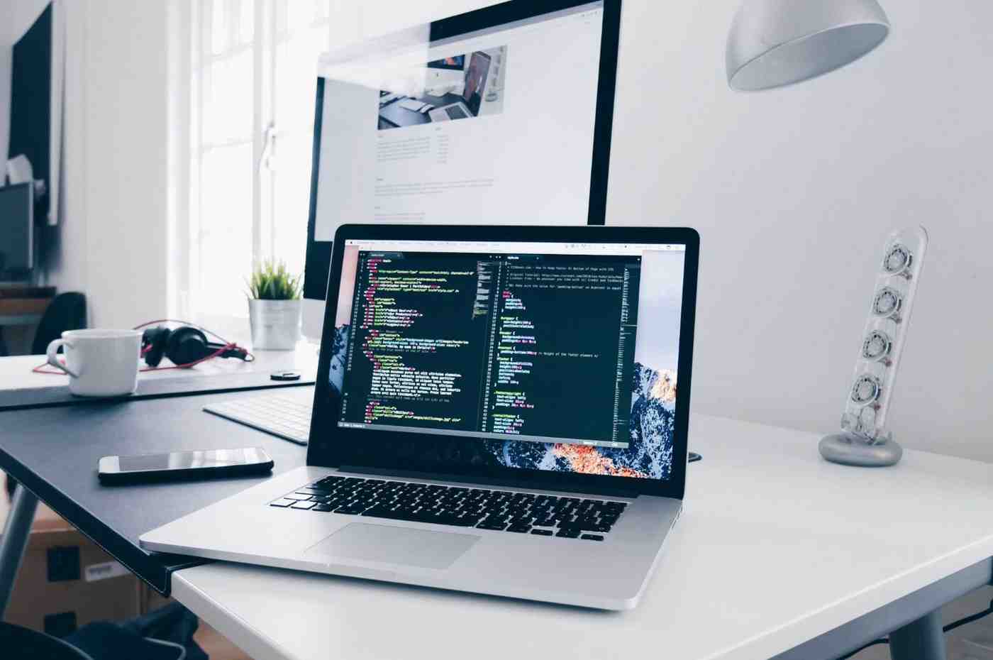 Smart Contracts in Blockchain - Hashtag Web3 article cover