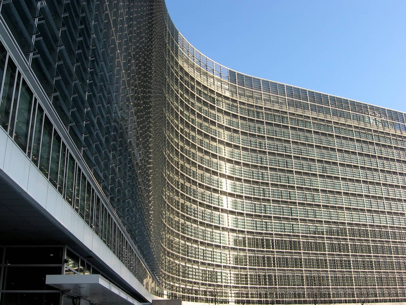 Cardano Foundation tells EU not to extend MiCA rules to DeFi and staking - Hashtag Web3 article cover
