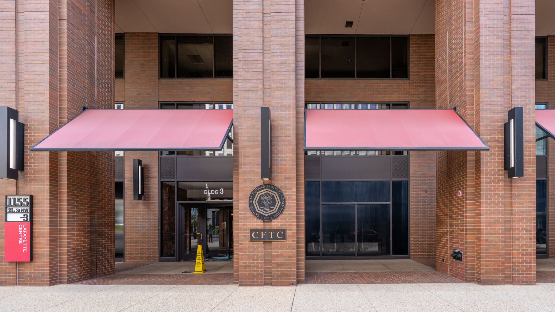 CFTC reopens probe into whether Polymarket broke its 2022 US-user settlement - Hashtag Web3 article cover