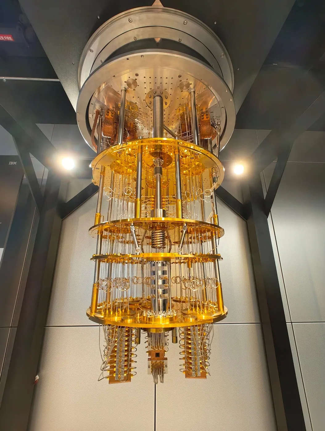 Preprint Reports Lower Quantum Cost Metric for Bitcoin's Curve - Hashtag Web3 article cover