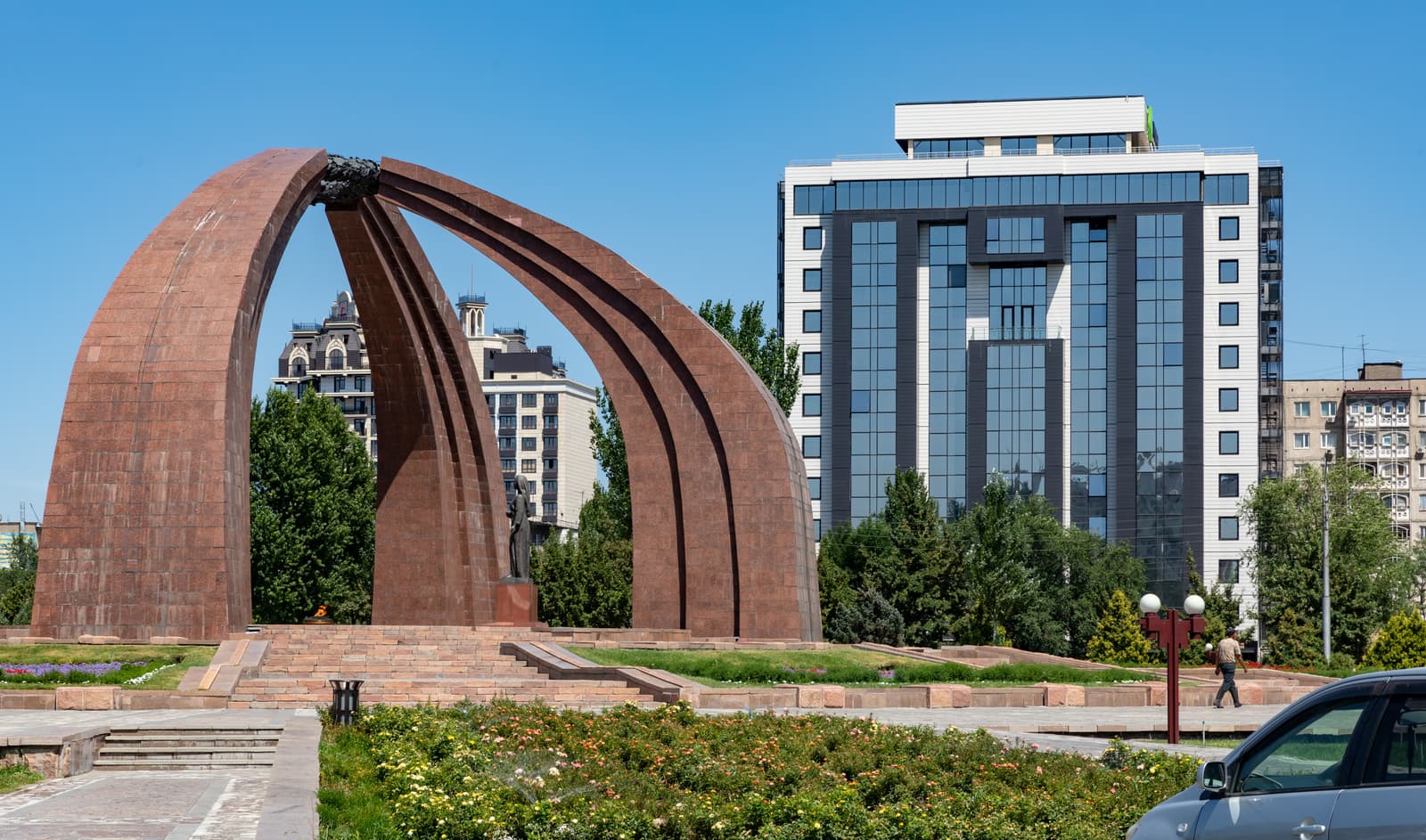 Kyrgyzstan winds down gold-backed USDKG and state exchange - Hashtag Web3 article cover