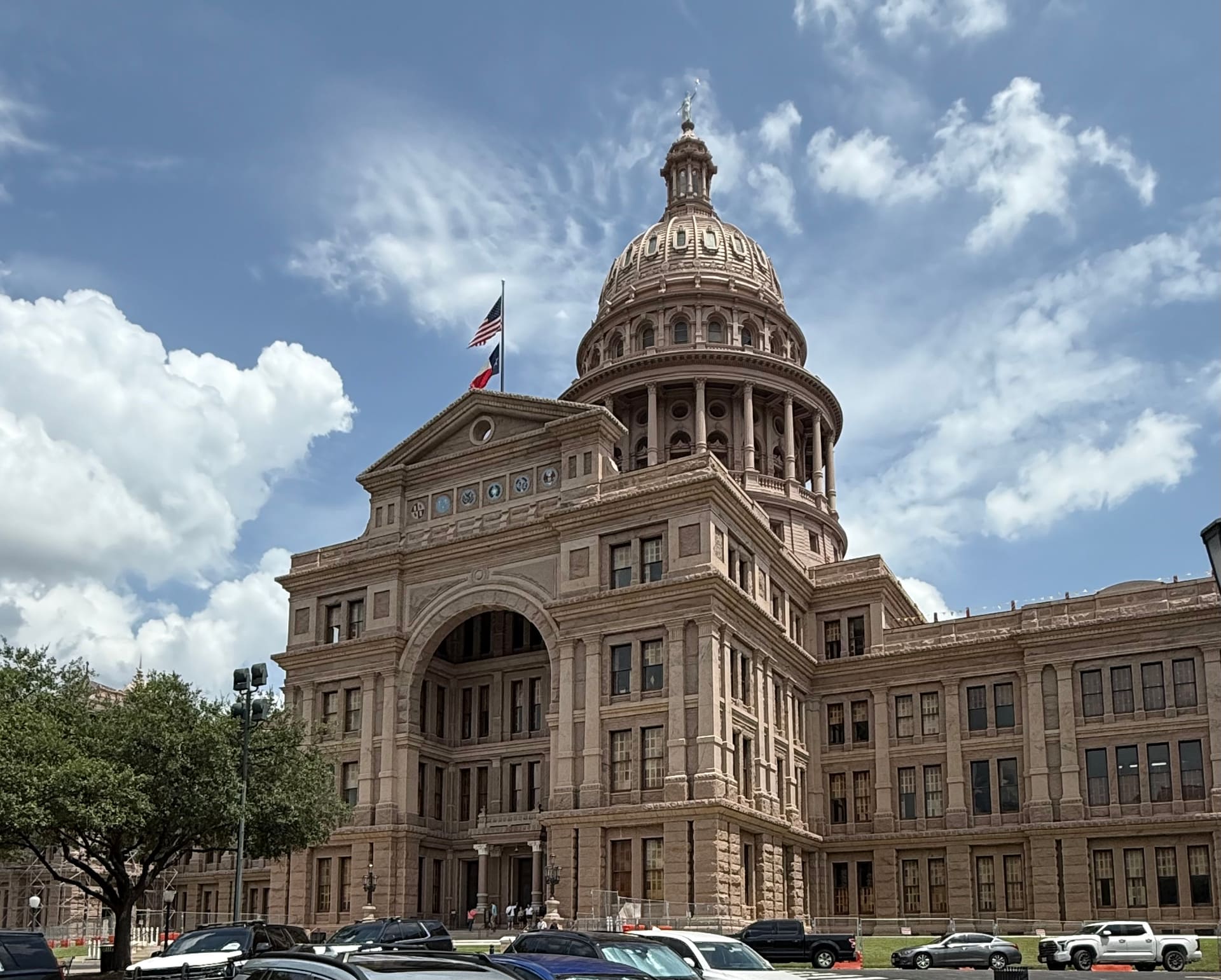 Winklevoss super PAC reports first Texas Senate mail buy of $81,000 - Hashtag Web3 article cover